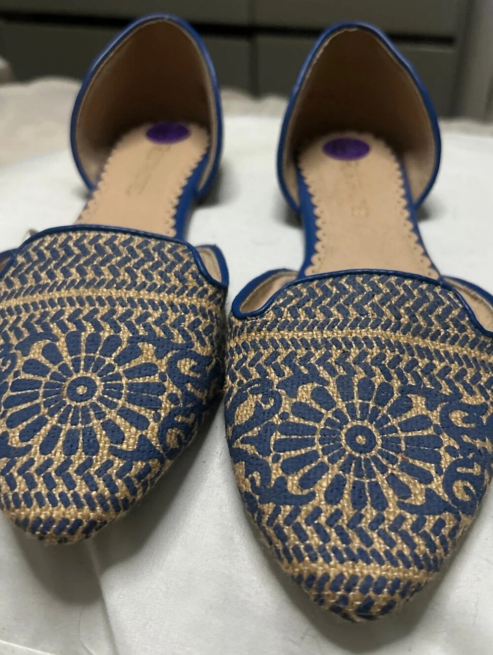 Restricted blue & tan floral pattern D'Orsay flats, Sz.8.5